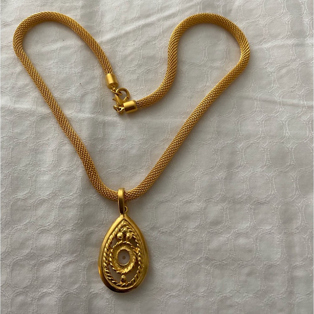Vintage Pendant Necklace - Picture 3 of 5